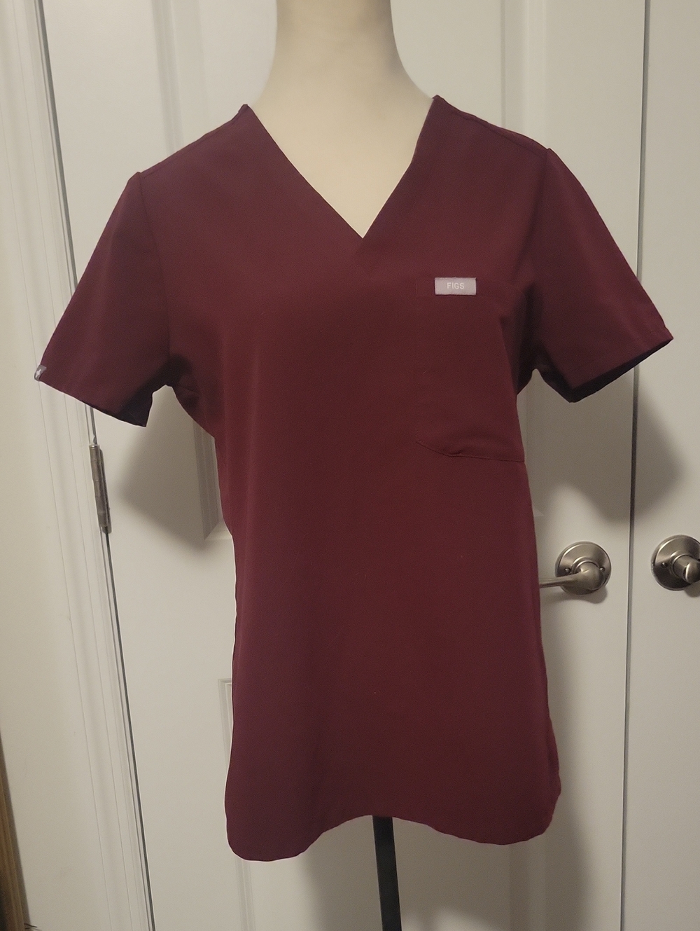 Figs Women's Short-Sleeve V-Neck Scrub Top in Burgundy